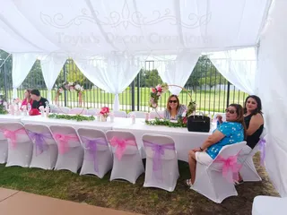 Toyia's Decor Creations