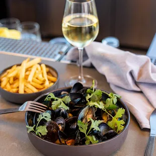 PEI Mussels with Fries