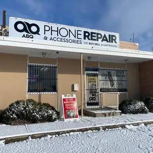a cell phone repair shop in Albuquerque