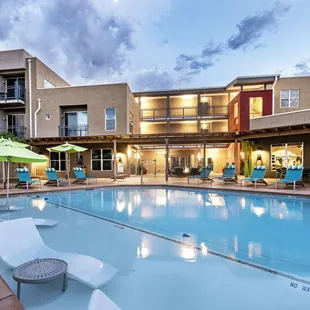 Resort-style pool with tanning ledge
