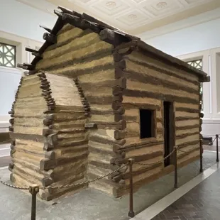 Log cabin Lincoln was born in