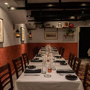 sushi and sashimi, interior