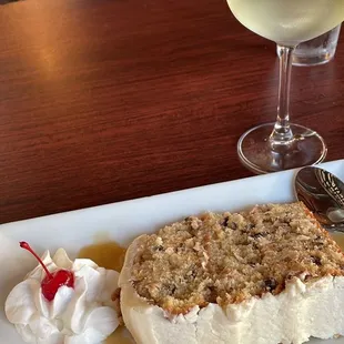 Italian Wedding Cake &amp; Prosecco