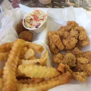 Again, great food. Gator Chunk plate is what I get.