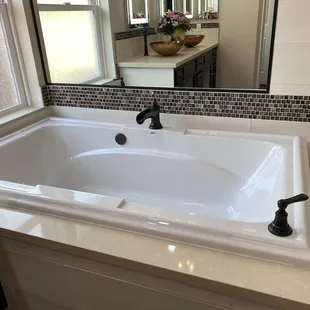 Soaking tub