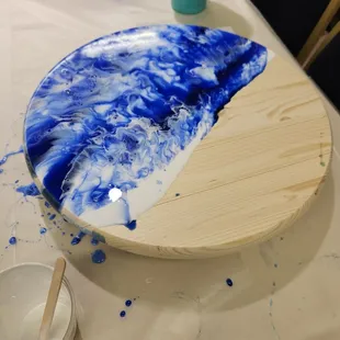 Resin wave class lazy susan.