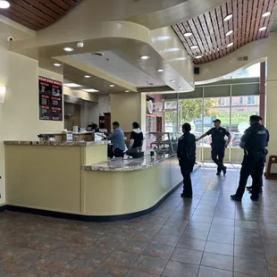 Safe place to eat. If cops eat here you know it's good.