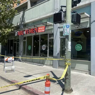 Entrance on 14th st. Side.