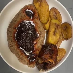 Ewa Agonyin with Dodo and Eja din din