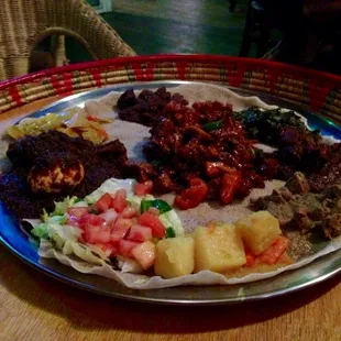 Combo platter (for 1) with lamb tibs in the middle.