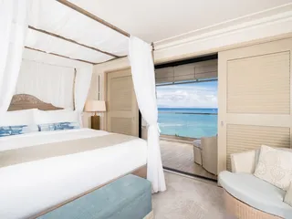 ESPACIO The Jewel Of Waikiki