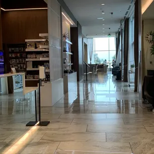 Front lobby to the restaurant and rooms