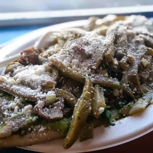 Huarache de Asada con Nopales ... spicy but very good !