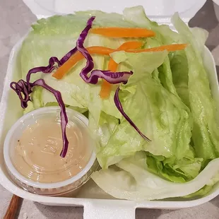 Simple salad with thousand island dressing