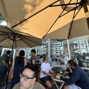 Patio seating- packed on Sat 2pm, shaded!