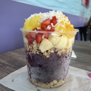 I enjoyed the medium Hawaiian Bowl, it's so refreshing.