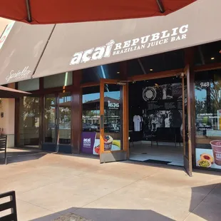 the entrance to the restaurant