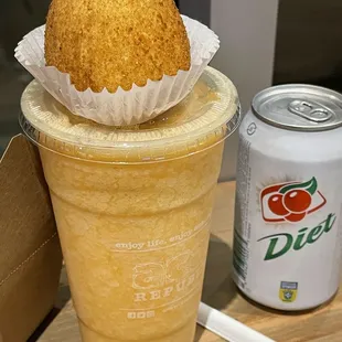 Coxinha with cream cheese with an Acerola OJ and Guarana Diet