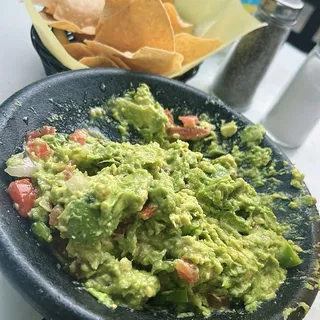 FRESH GUACAMOLE