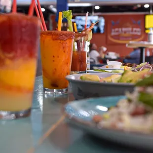 todos los lunes es Margarita Monday $1.99 all day