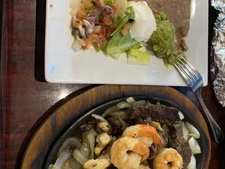 Mariachi's Grill & Cantina