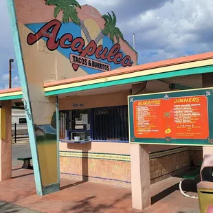 the outside of the restaurant