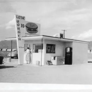 Interestingly enough, this burrito joint once upon a time was the Valley's very first Lottaburger. Notice a similarity?