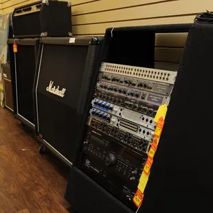 Pawn store in Memphis Tennessee. Buy used electronics, guitars, guns and more.