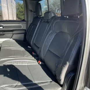 Rear seats with tooled leather wings