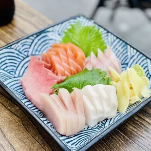 Mixed Sashimi (20 pieces)