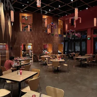 sushi and sashimi, interior