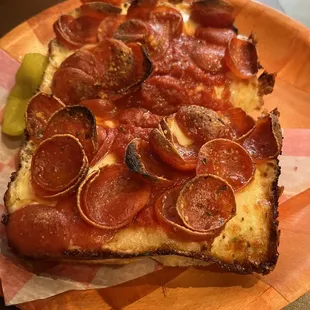 Pepperoni pizza (personal size)