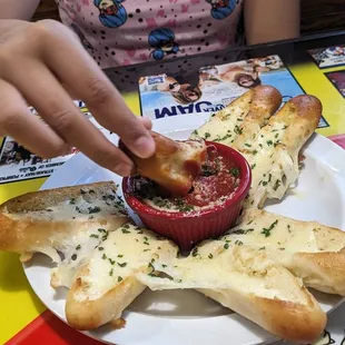Cheese sticks with marinara sauce