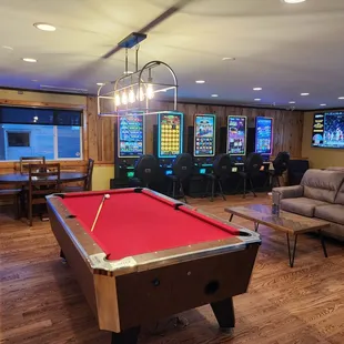 Pool &amp; Gaming Lounge