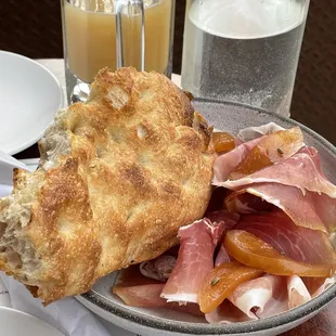 Country ham with foccachia, tobasi, preserved peaches