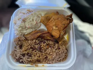 Tracey's Belizean Restaurant