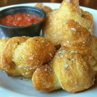 Killer Garlic Knots