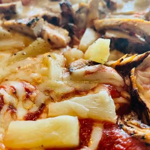 Small Make-Your-Own Pizza w/Pineapple and Grilled Chicken