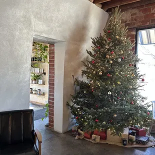 front entrance during the holiday season l