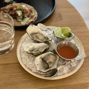 Ostiónes En Su Concha ($5 during Happy Hour)
