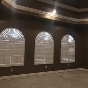WHITE ARCH SHUTTERS WILL GIVE THE PERFECT TOUCH .