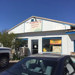 Excellent burrito place! I had the barbacoa and it was delicious! Freshly made food.