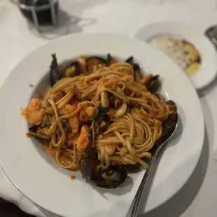 pasta special (linguine with mussels, clam, squid, shrimp)