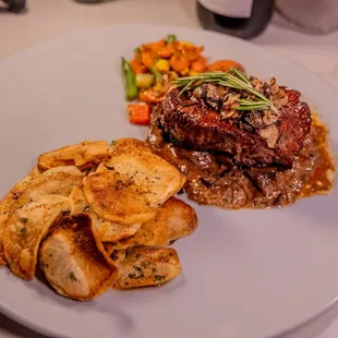 Filetto Di Manzo Con Porcini E Profumo Di Tartufo