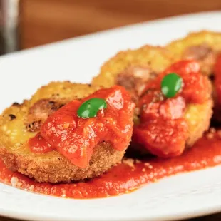 food, chicken wings and fried chicken