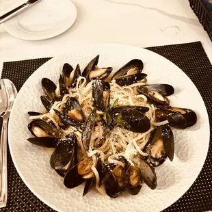 Garlic Butter Mussels with fresh made linguine pasta