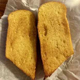 Garlic Bread comes with Chicken Parmesan dinner