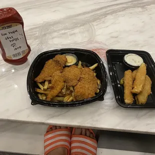 food, chicken wings and fried chicken