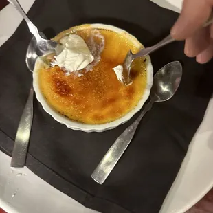 Crème brûlée.
