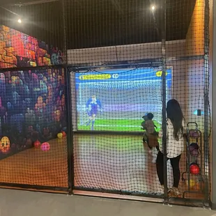 Enclosed virtual play